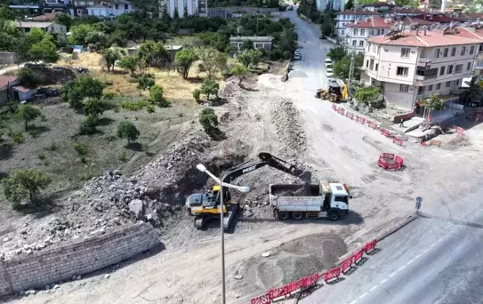 Hacılar Belediyesinden Yol Genişletme Projesine Devam