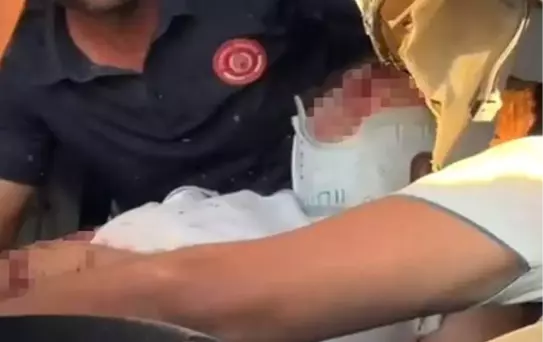 Çatalca'da Minibüs Tıra Çarptı