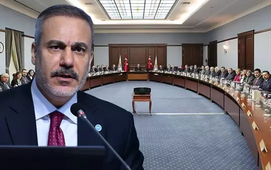 Günler sonra ortaya çıktı! İşte Bakan Fidan konuşurken MKYK üyelerinin telefonlarına giden mesaj