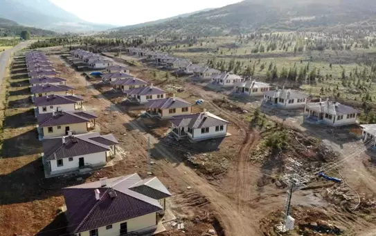 Göksun'da Afet Konutları Tamamlanıyor