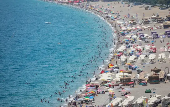 Antalya'da Deniz Seviyesi Yükseliyor