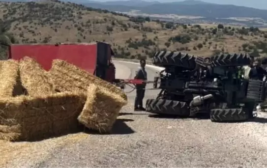 Traktör Devrildi, Yol Ulaşıma Kapandı