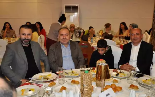 Kars Adliyesi'nde Veda Yemeği Düzenlendi
