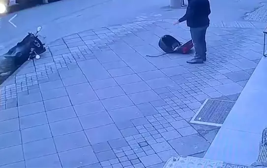 Tırdan Fırlayan Lastik Motosiklete Çarptı