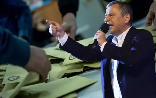 Özel'in erken seçim çağrısına AK Partili Bekir Bozdağ'dan yeşil ışık
