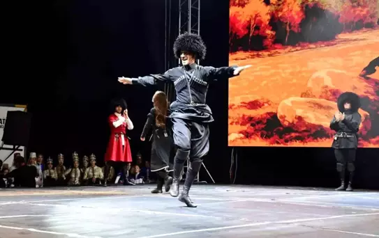 Kafkas Dans ve Müzik Festivali Terme'de Coşkuyla Gerçekleşti