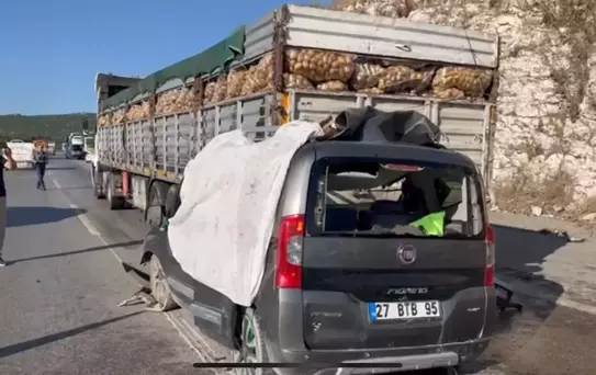 Tarsus'ta Trafik Kazası: 5 Ölü, 1 Ağır Yaralı
