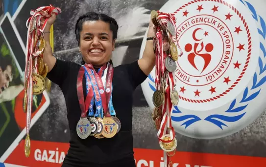 Paralimpik sporcunun 12 yılda kazandığı madalya sayısı görenleri hayrete düşürdü
