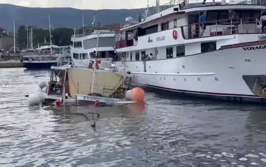 Hırvatistan'da Fırtına Feribotu Çarptı