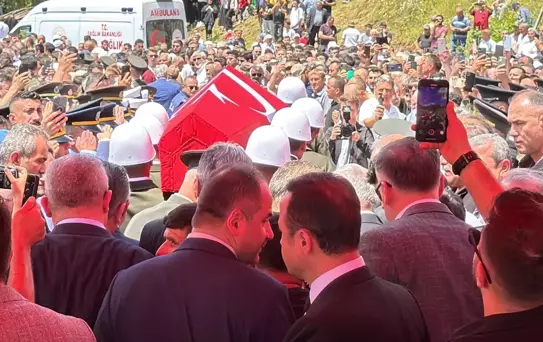 Pençe-Kilit Harekatı'nda şehit olan Piyade Uzman Çavuş Kani Obi toprağa verildi