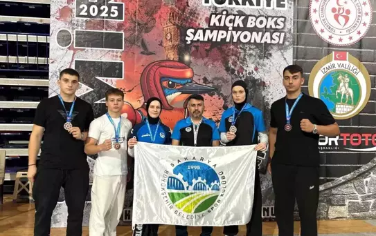Sakarya Kick Boks Takımı, Türkiye Şampiyonası'nda Başarı Elde Etti
