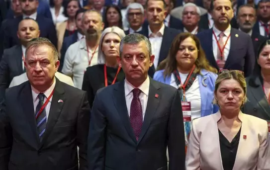 CHP Genel Başkanı Özgür Özel, Partili Belediye Başkanları ile Toplantı Düzenledi