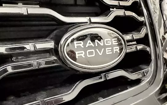 Ranger Rover 55 yıl sonra logosunu yeniledi