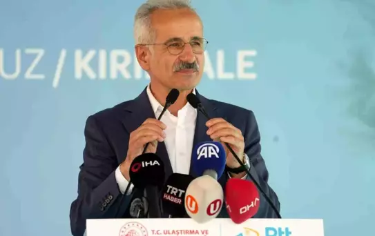 Bakan Uraloğlu: PTT Bir Dünya Markası Olma Yolunda İlerliyor