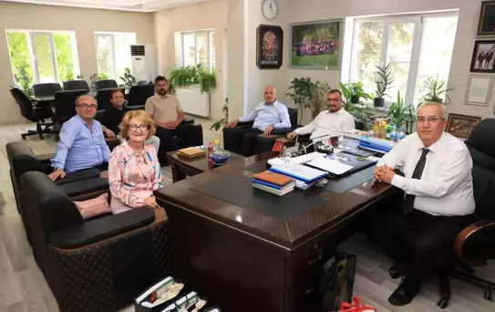 CHP'li Belediye Başkanları, Cittaslow Unvanını Alan AK Partili Meslektaşını Tebrik Etti