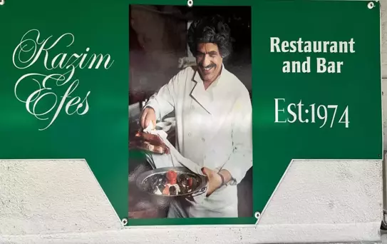 İngiltere'nin 'Özel statülü şefi Kazım Akkuş' 82 yaşında yeni markasının müjdesini cerdi