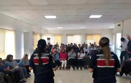 Aksaray'da Kadınlara KADES Eğitimi