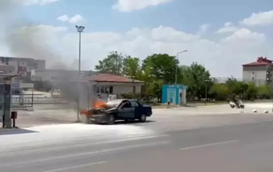 Afyonkarahisar'da Otomobil Yangını