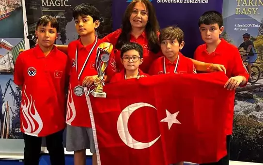 Türkiye U12 Satranç Takımı Avrupa İkincisi