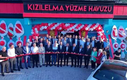 Gaziantep'te Yüzme Havuzu Açıldı