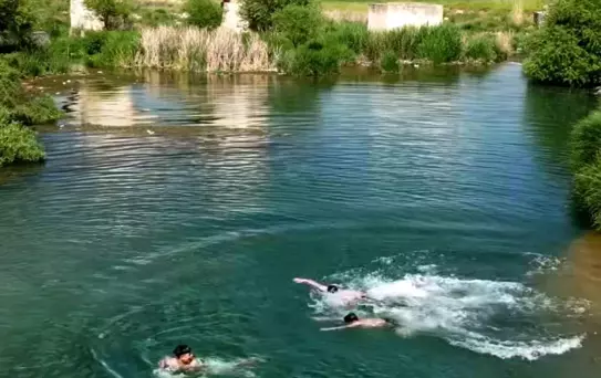 Gaziantep'te Aşırı Sıcaklardan Kaçış: Su Gözlerinde Serinleme