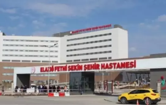 Hazar Gölü'nde Kalp Krizi Geçiren Adam Hayatını Kaybetti