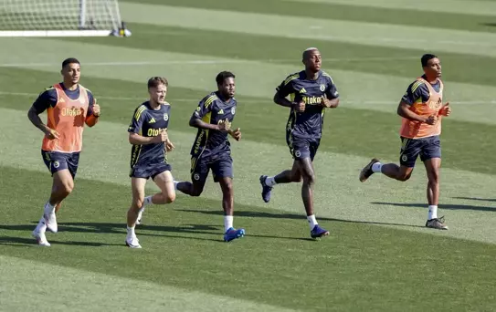 Fenerbahçe'nin Portekiz kampı kadrosu belli oldu! Yıldız isim İstanbul'da bırakıldı