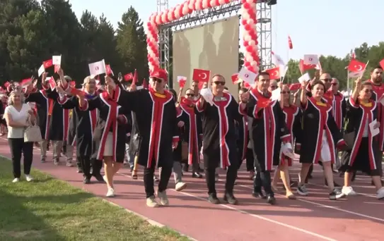 ODTÜ Mezuniyet Töreninde Sürpriz Evlilik Teklifi