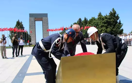 Çanakkale'de 15 Temmuz şehitleri, 'Şehitler Abidesi'nde anıldı