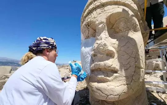 Nemrut Dağı'ndaki Heykellere Nano Kireç Enjeksiyonu