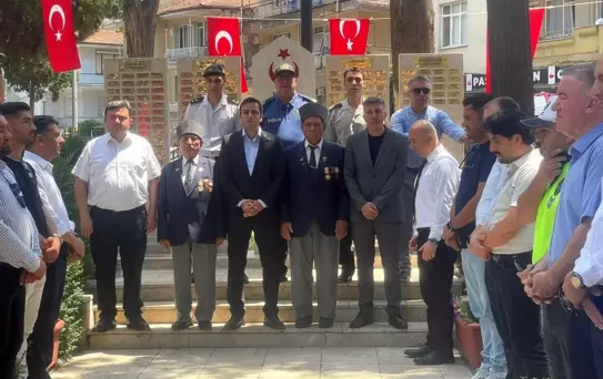 Önce şehitlik ardından şehit ailesi ziyaret edildi