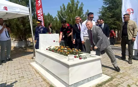 Şehit Fatih Dalgıç kabri başında dualarla anıldı