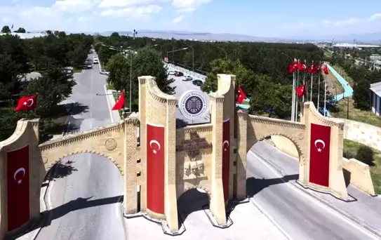 Atatürk Üniversitesi Sektör İş Birliğinde Birinci