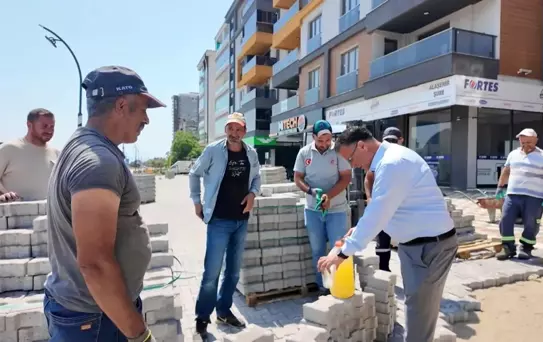 Başkan Öküzcüoğlu'ndan Saha Çalışanlarına Limonata İkramı
