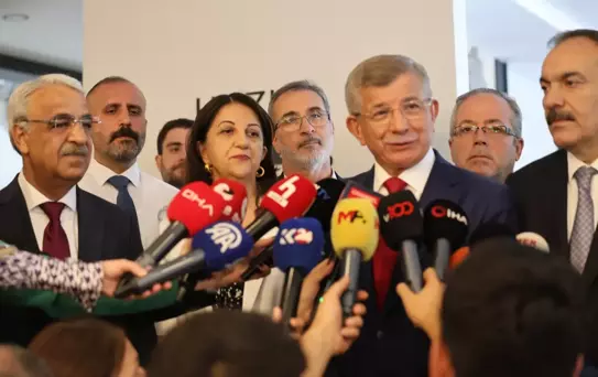 DEM Parti'den Davutoğlu'na Ziyaret