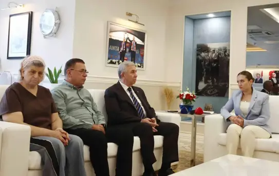Mansur Yavaş'tan Muhittin Böcek'e Destek