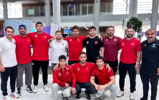 Budapeşte'de Güreş Turnuvası