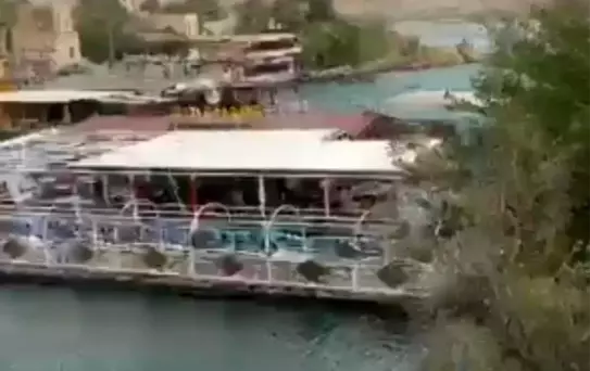 Fırtına Restoranı Sürükledi