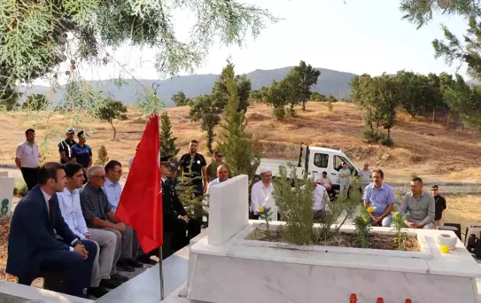 Vatandaşlar 15 Temmuz'da tek yumruk oldu