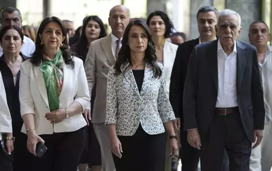 Abdulkadir Selvi ile DEM Parti arasında kriz! Tülay Hatimoğulları'na ağır suçlama