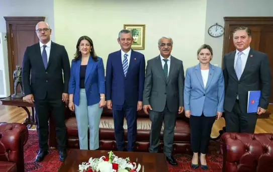 Özgür Özel, DEM Heyetini Kabul Etti
