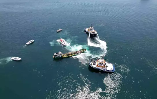 Beylikdüzü'nde Tanker Yangını