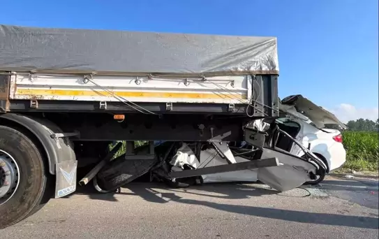 Karasu'da Feci Kaza: Sürücü Hayatını Kaybetti