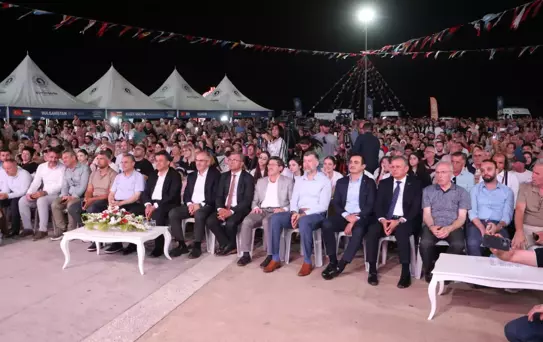 Samsun'da 35. Halk Oyunları Festivali Başladı