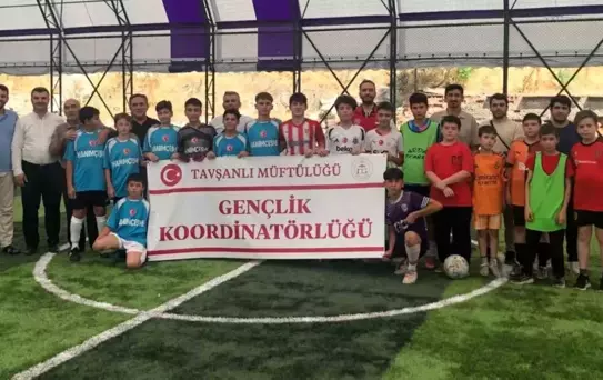 Tavşanlı'da Yaz Kur'an Kursu İçin Futbol Turnuvası