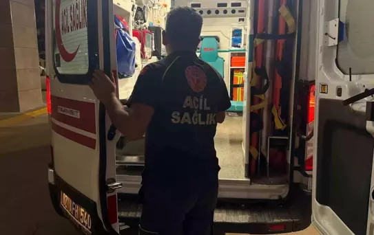 Tut'ta Çapa Motoru Devrildi: 4 Yaralı