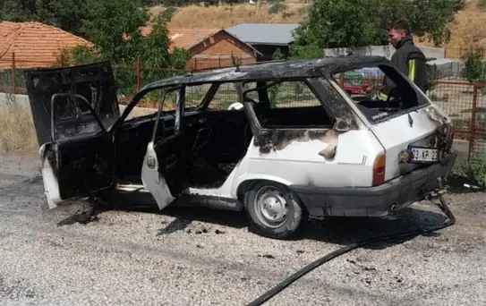 Burdur'da Araç Yangını Kontrol Altına Alındı