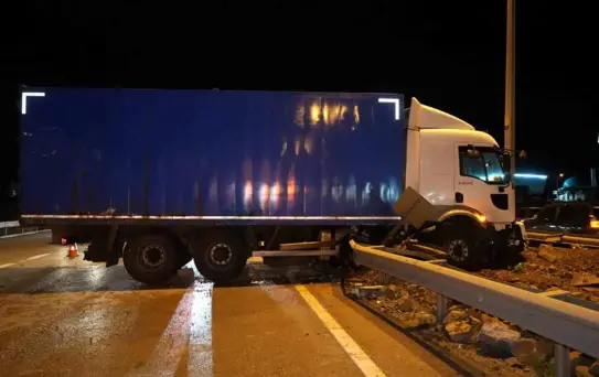 Kırıkkale'de Kamyon Kazası: Sürücü Kaza Yapmadan Kurtuldu