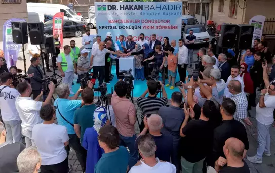Bahçelievler'de 21 bina kentsel dönüşüm kapsamında yıkıldı