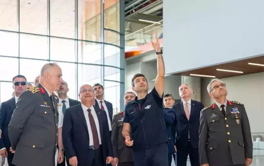 Bakan Güler, Teknoloji Merkezi'ni Ziyaret Etti